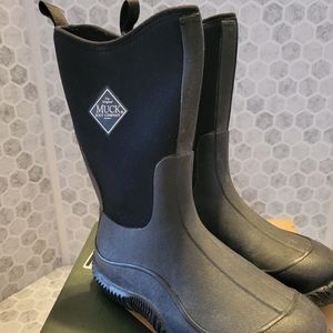 KIDS SIZE 4 MUCK BOOTS